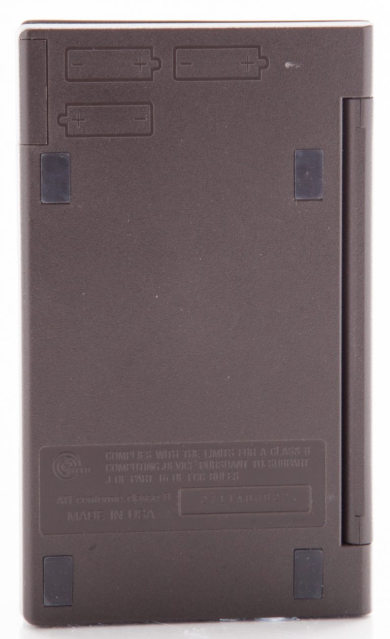 Photo of the back of the HP 28C (closed).