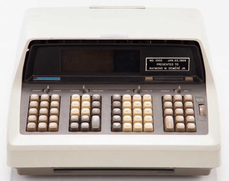 Front view of the HP 9100A programmable desktop calculator.