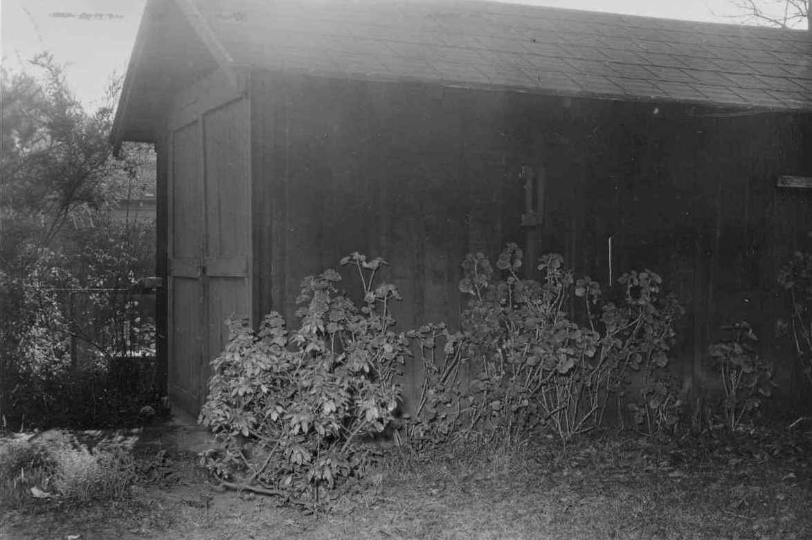 Exterior photo of the garage at 367 Addison Avenue taken in 1939.