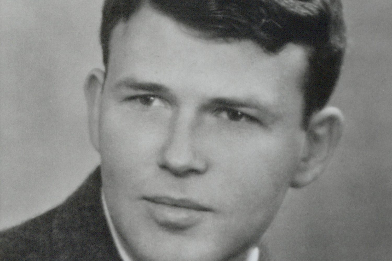 Headshot of Bill Hewlett circa 1939.