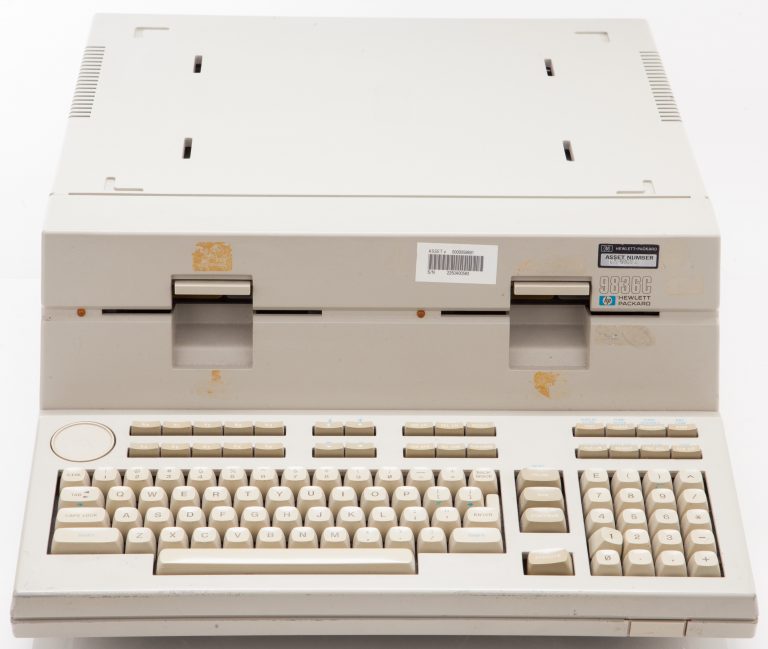 Front view of the HP 9836C.