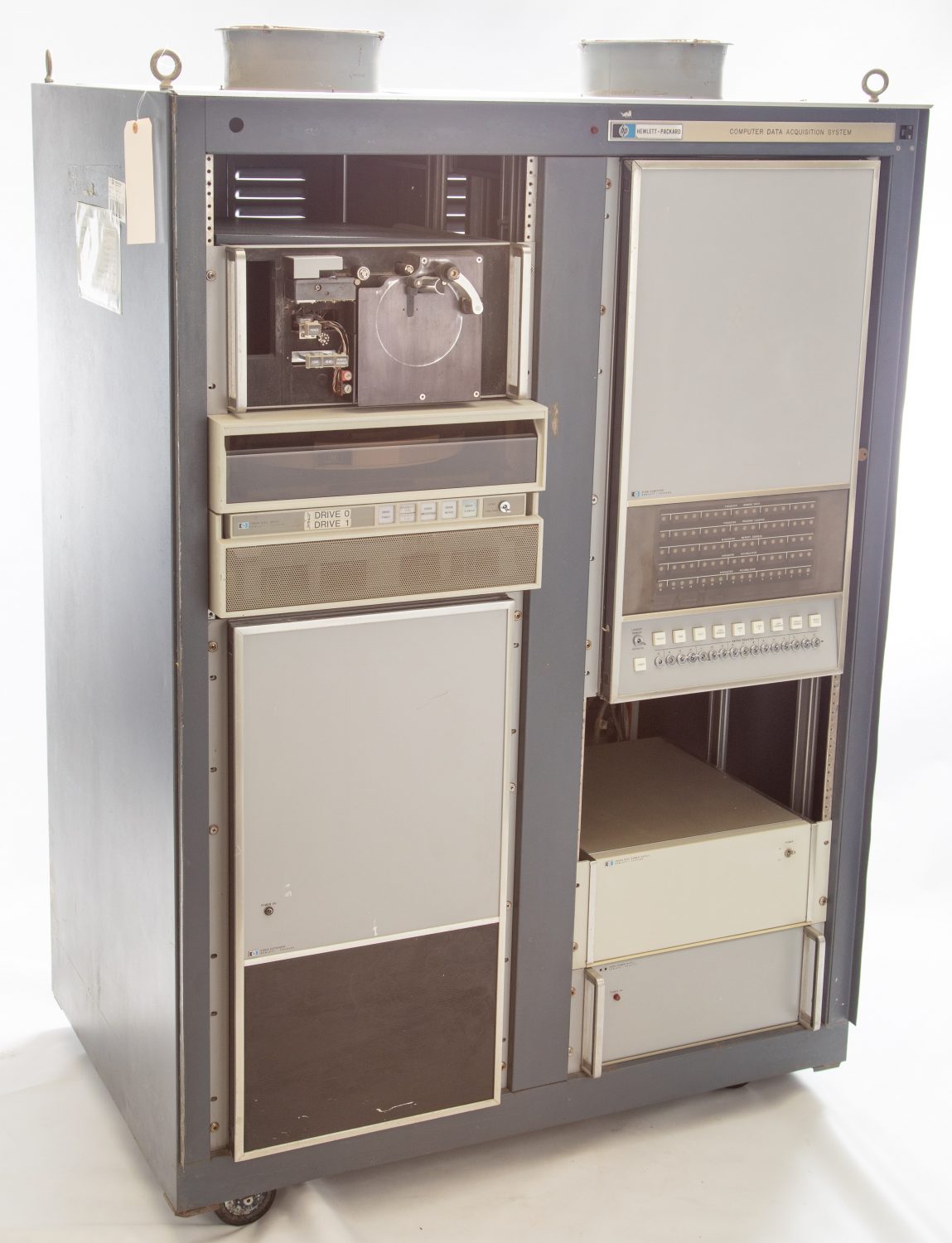 Photo of the HP 2116A, Hewlett-Packard's first computer.