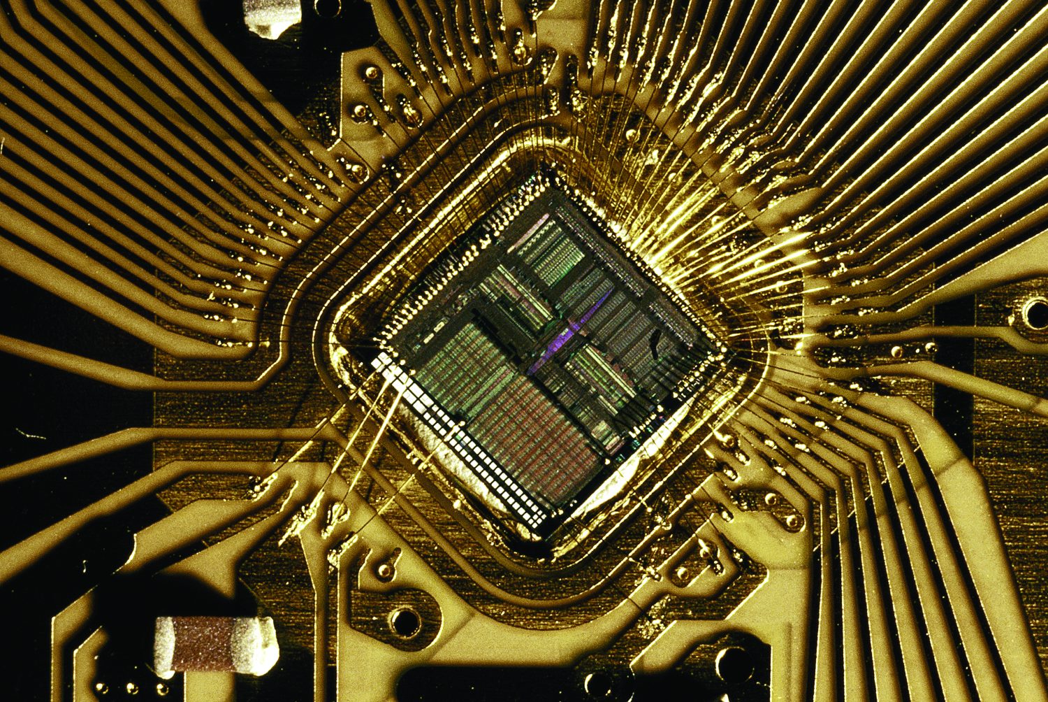 Close-up view of the 32-bit CPU developed for the HP 9000 desktop workstation.