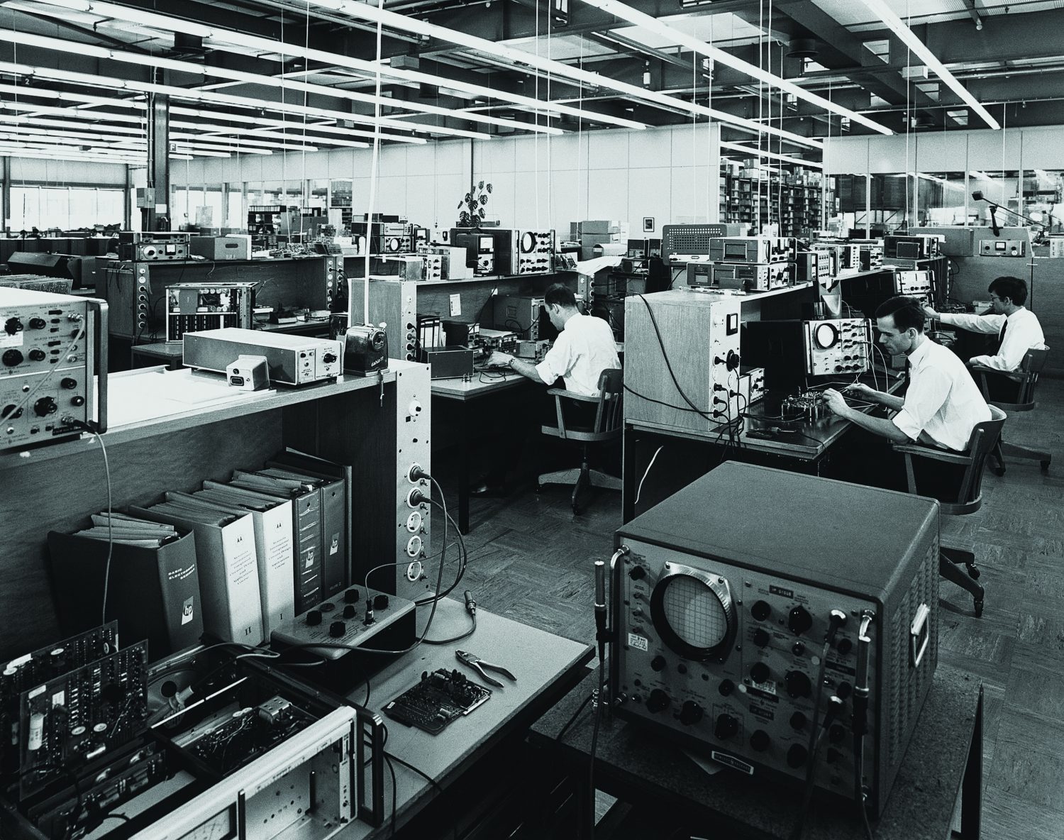 Hewlett-Packard production facility in Germany with open spaces and individual workstations.