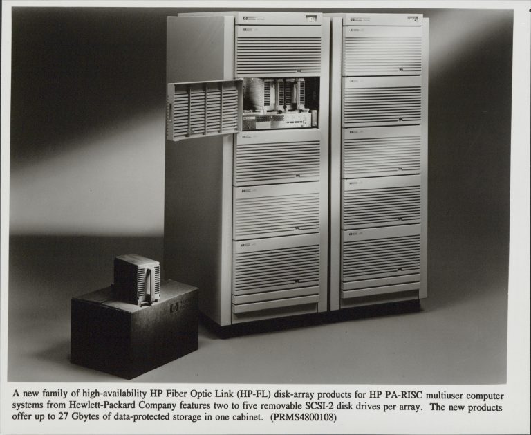 The Hewlett-Packard Fiber Optic Link disk array product with one SCSI-2 disk drive removed.