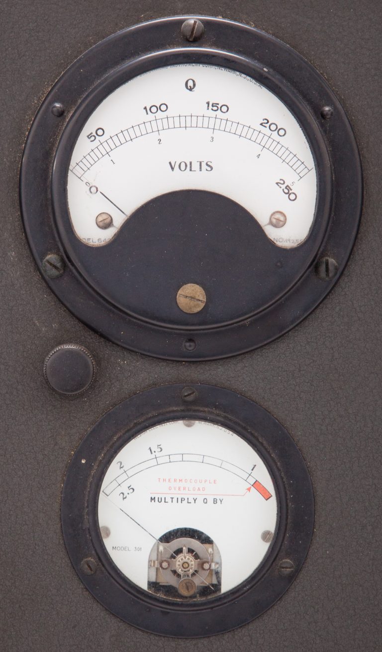 Close-up photo of two gauges on the Q-Meter.