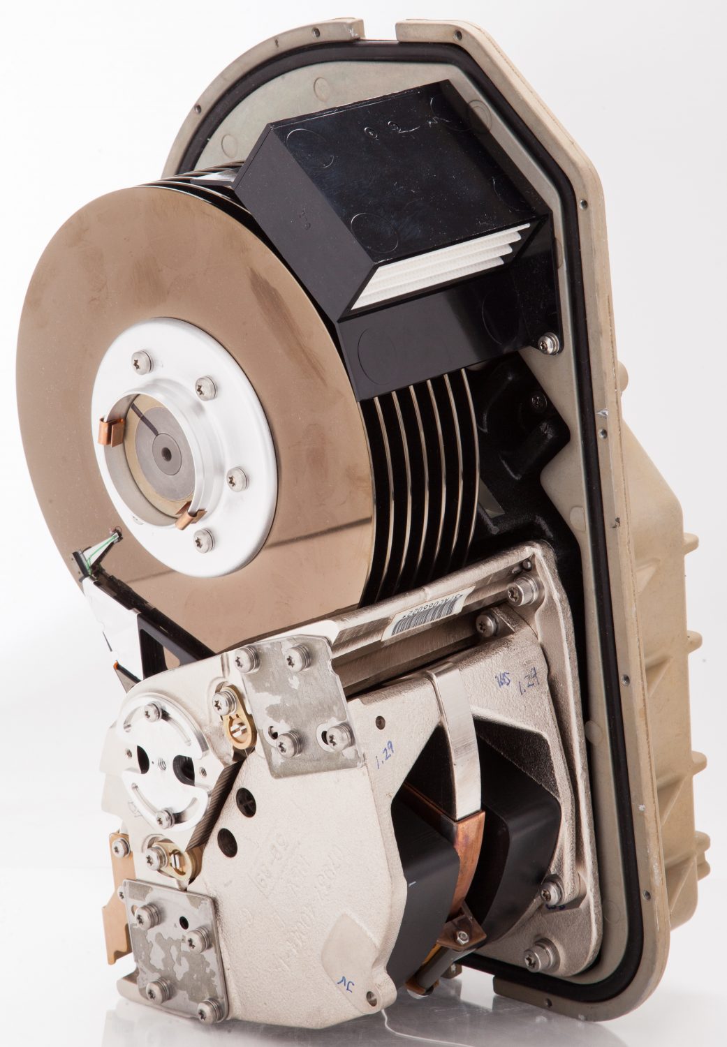 Photo of the HP 9737 Storage Disk Drive.