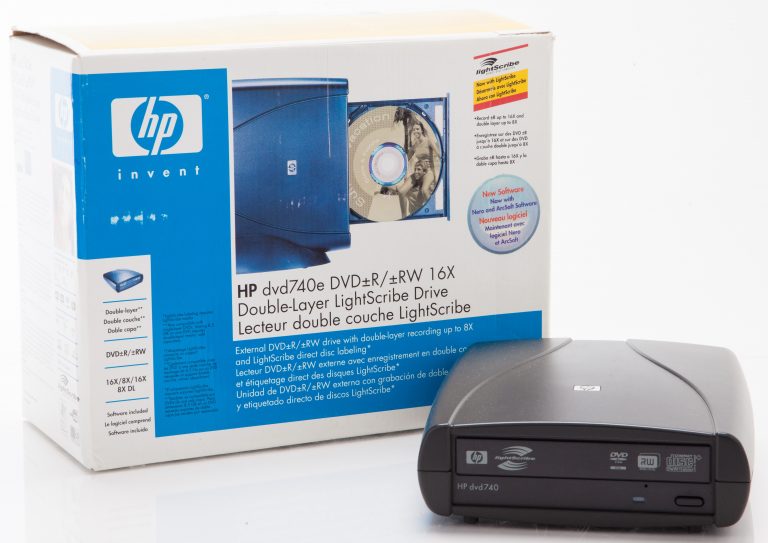 Front of the HP dvd740e LightScribe drive and box.