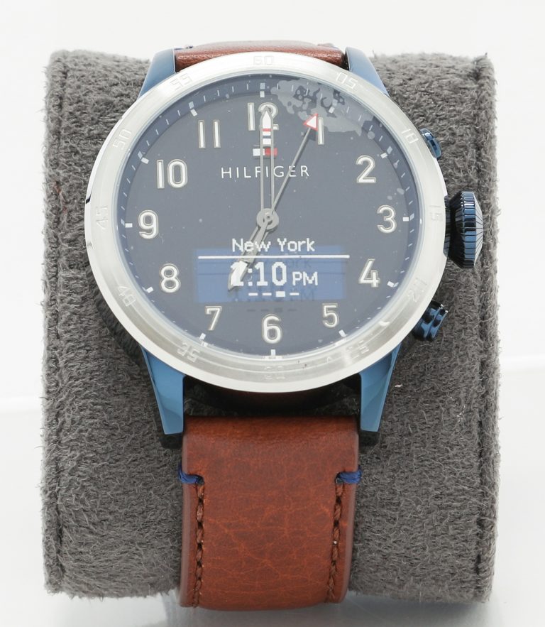 Photo of the Tommy Hilfiger hybrid watch produced in collaboration with Hewlett-Packard.