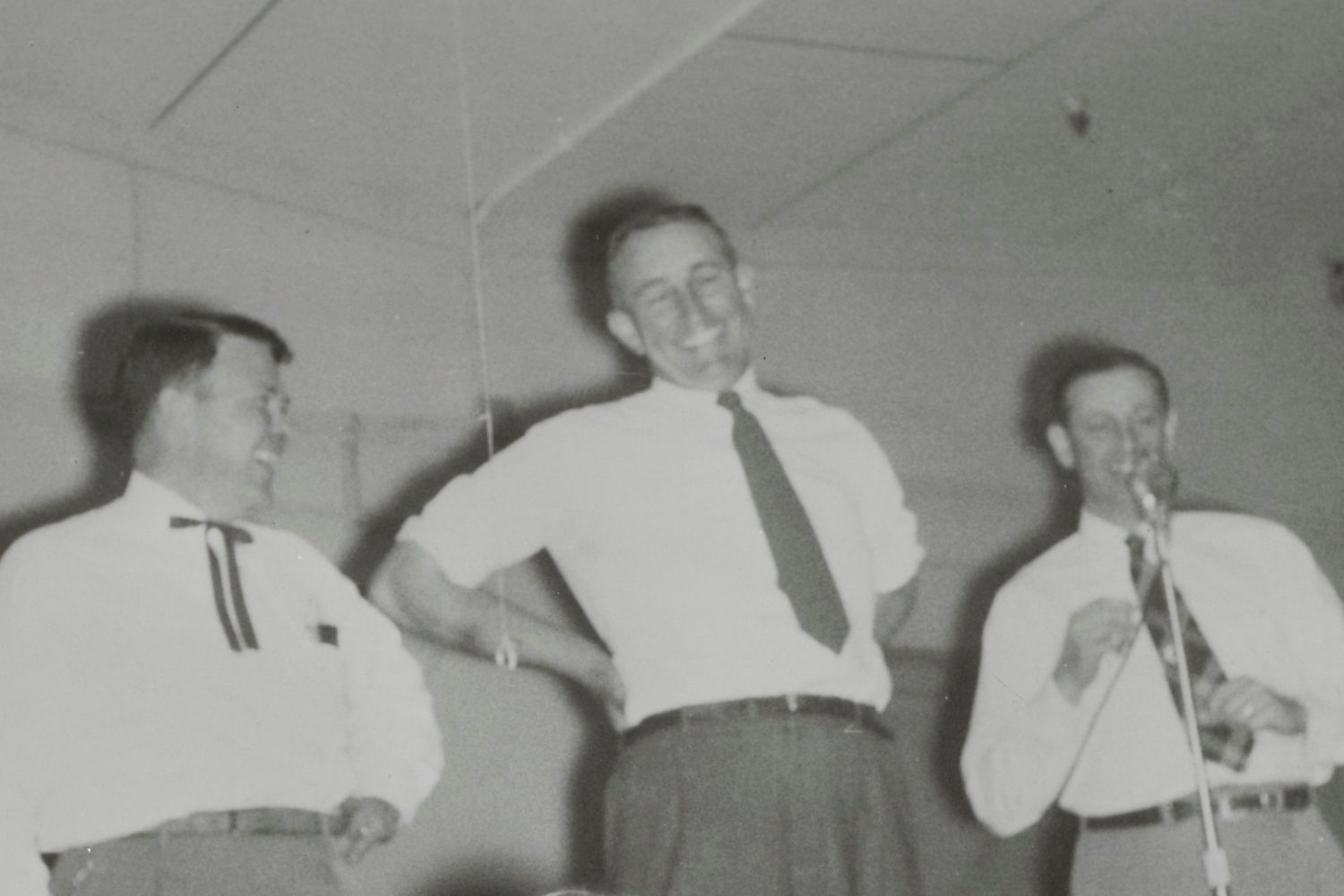 Bill Hewlett and Noel Eldred laughing together in 1954.
