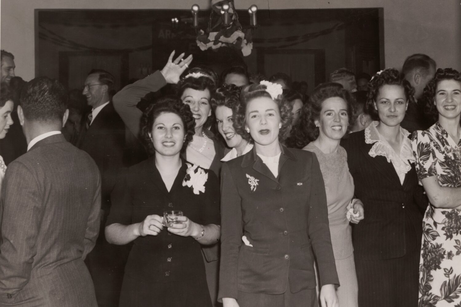 A large group of Hewlett-Packard employees at a company party.